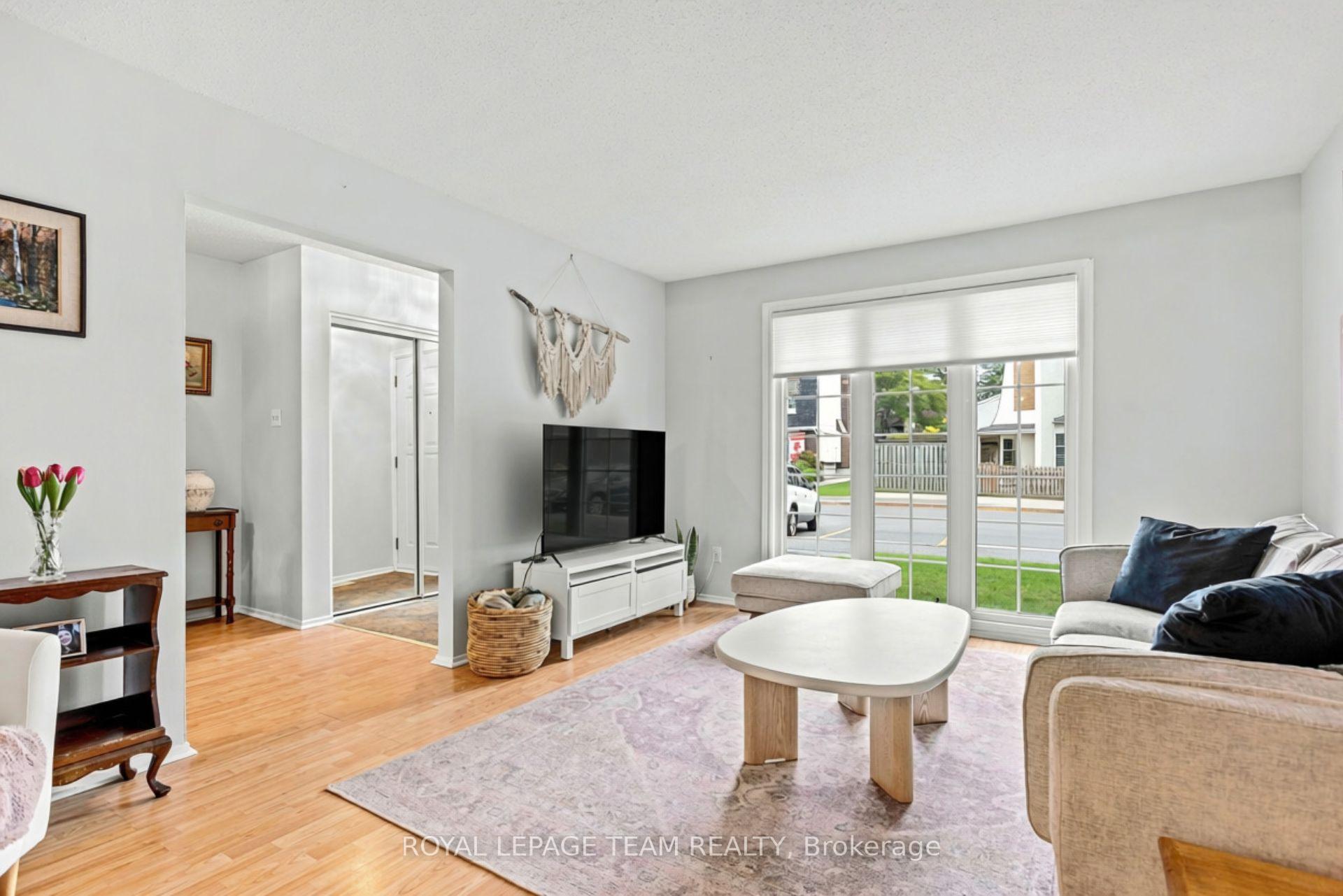 Photo 4 of 455 Kintyre Private, Ottawa, Carleton Square — HOMEH
