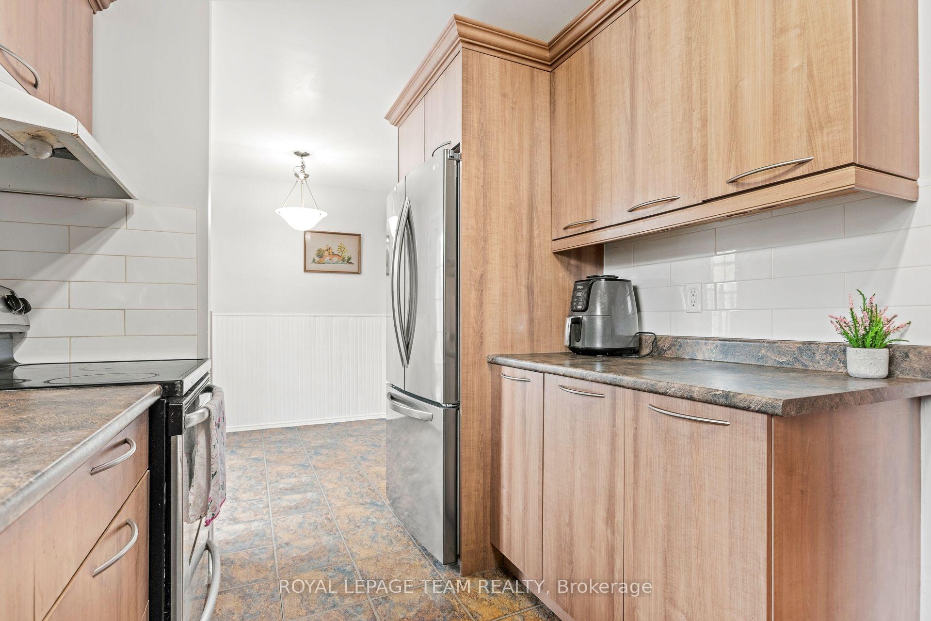 Photo 9 of 455 Kintyre Private, Ottawa, Carleton Square — HOMEH