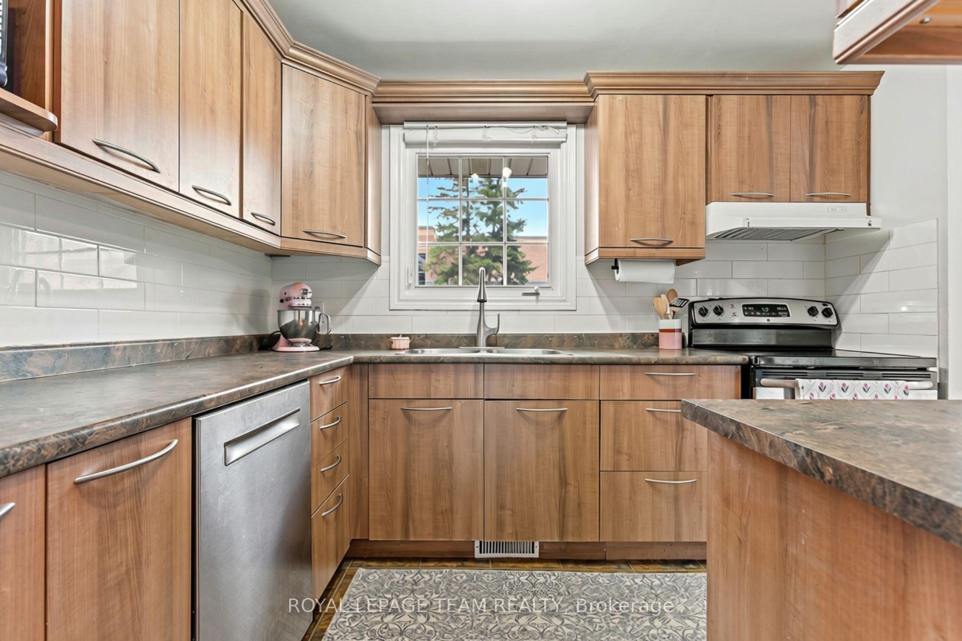 Photo 10 of 455 Kintyre Private, Ottawa, Carleton Square — HOMEH