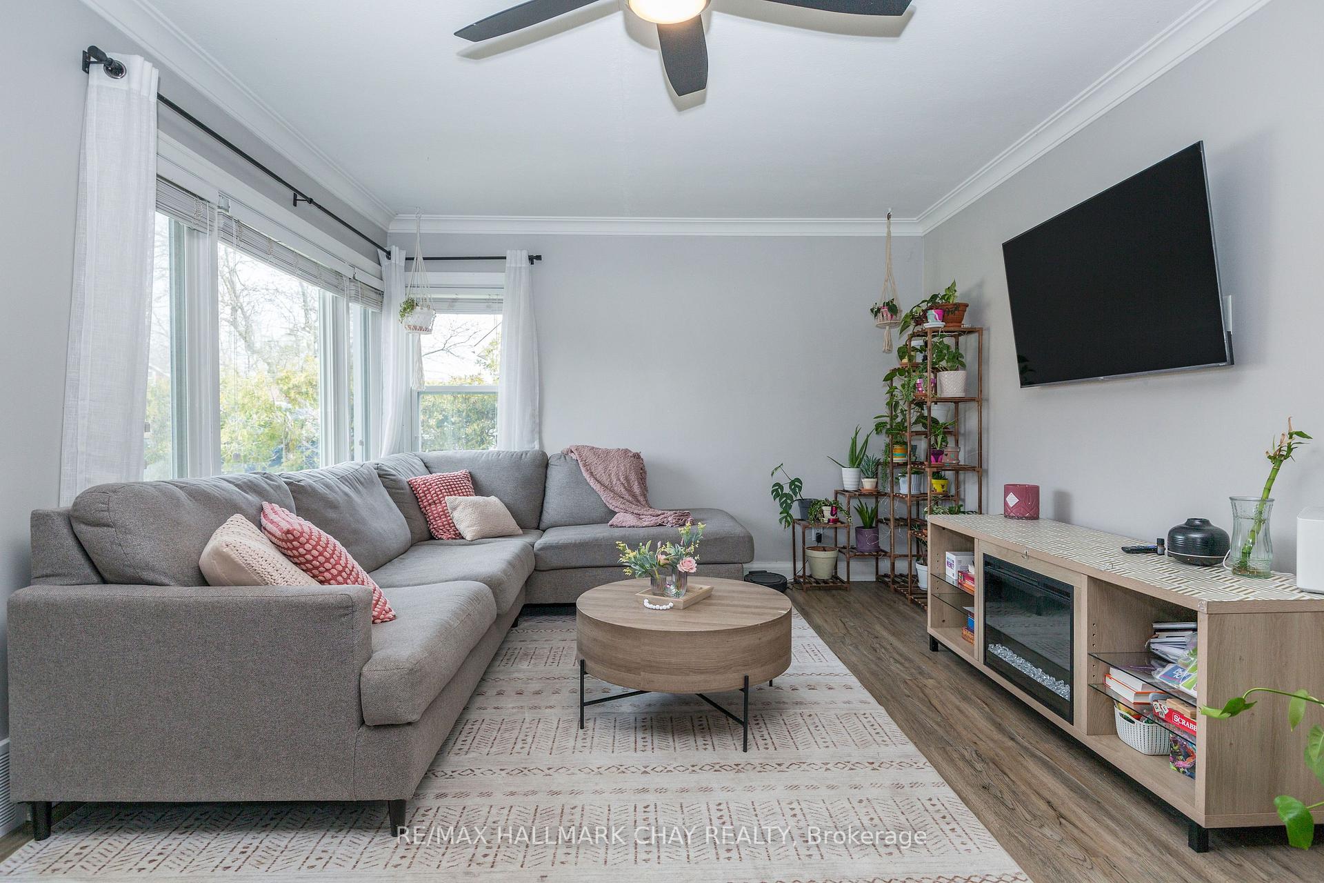 Photo 8 of 177 Duckworth Street, Barrie, Codrington — HOMEH