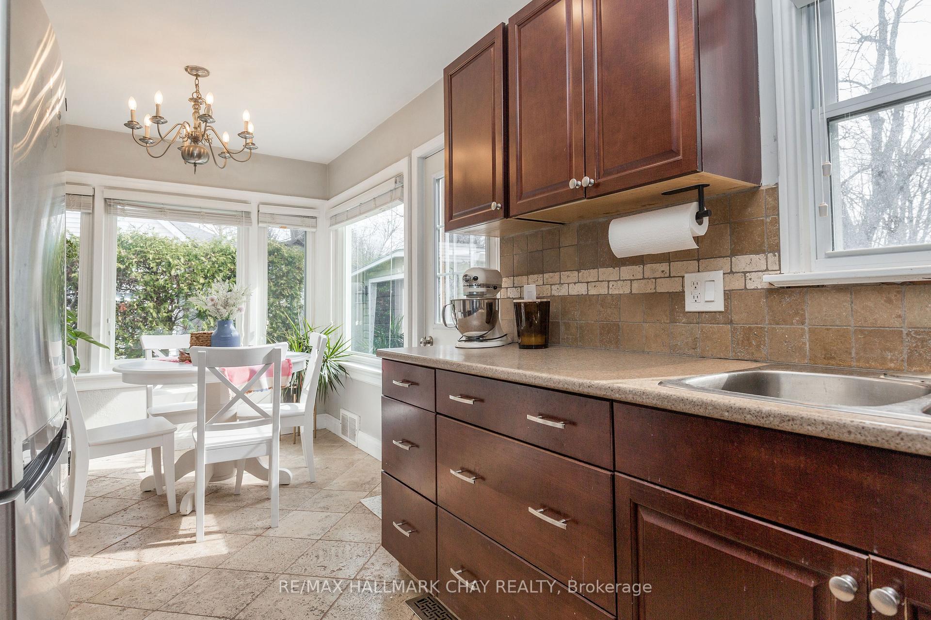 Photo 12 of 177 Duckworth Street, Barrie, Codrington — HOMEH