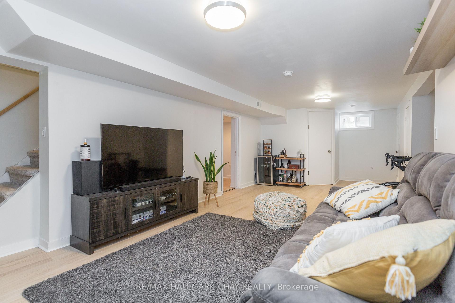 Photo 30 of 177 Duckworth Street, Barrie, Codrington — HOMEH