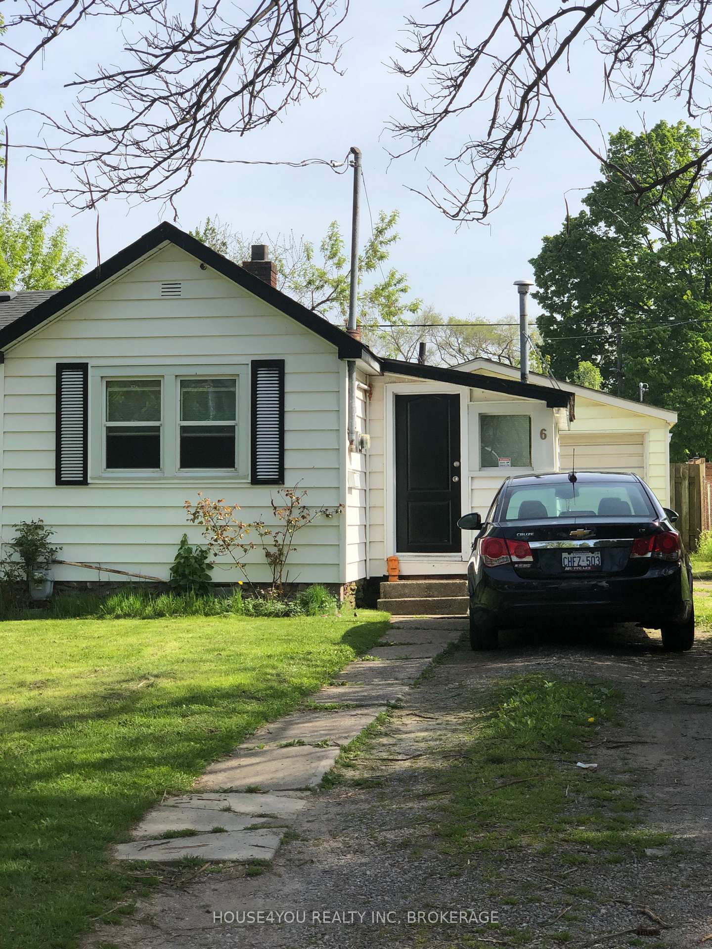 Photo 4 of 6 Grandview Drive W, St. Catharines, Port Weller — HOMEH