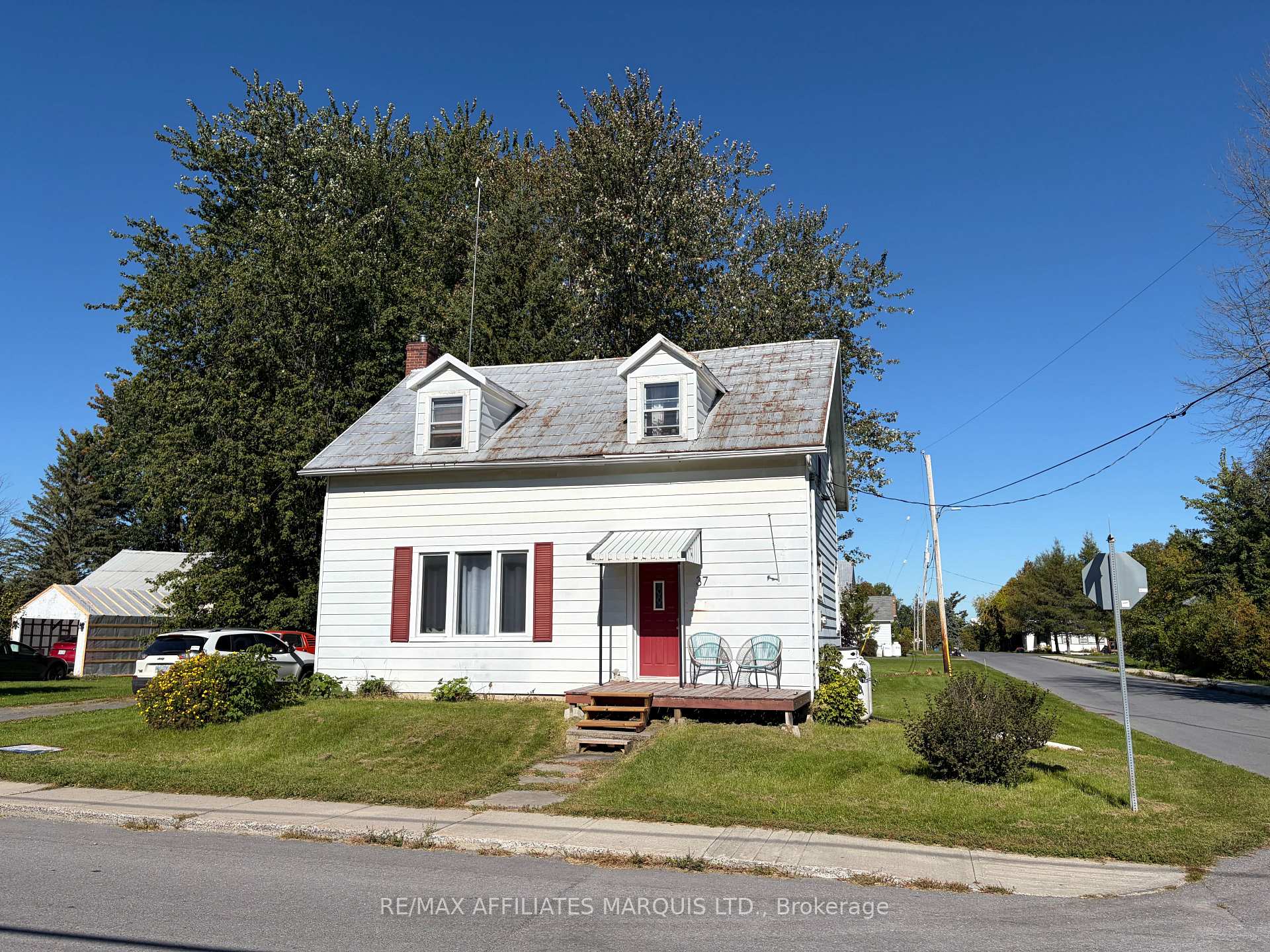 Front of 37 Main Street