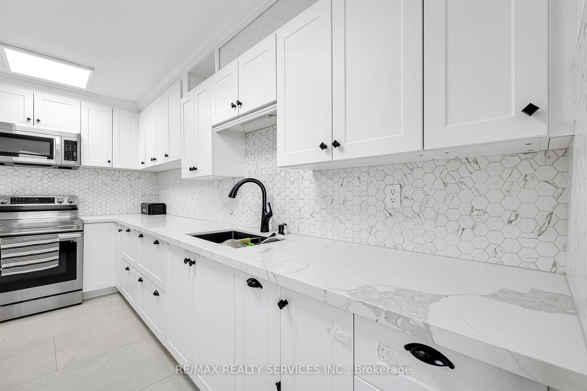Photo of Unit 1701, 180 Markham Road