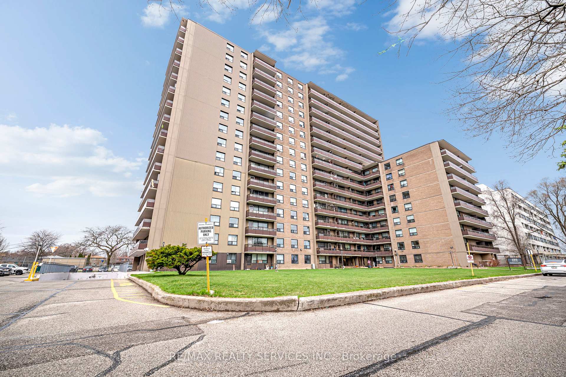 Photo 3 of Unit 1701, 180 Markham Road, Scarborough, Scarborough Village — HOMEH