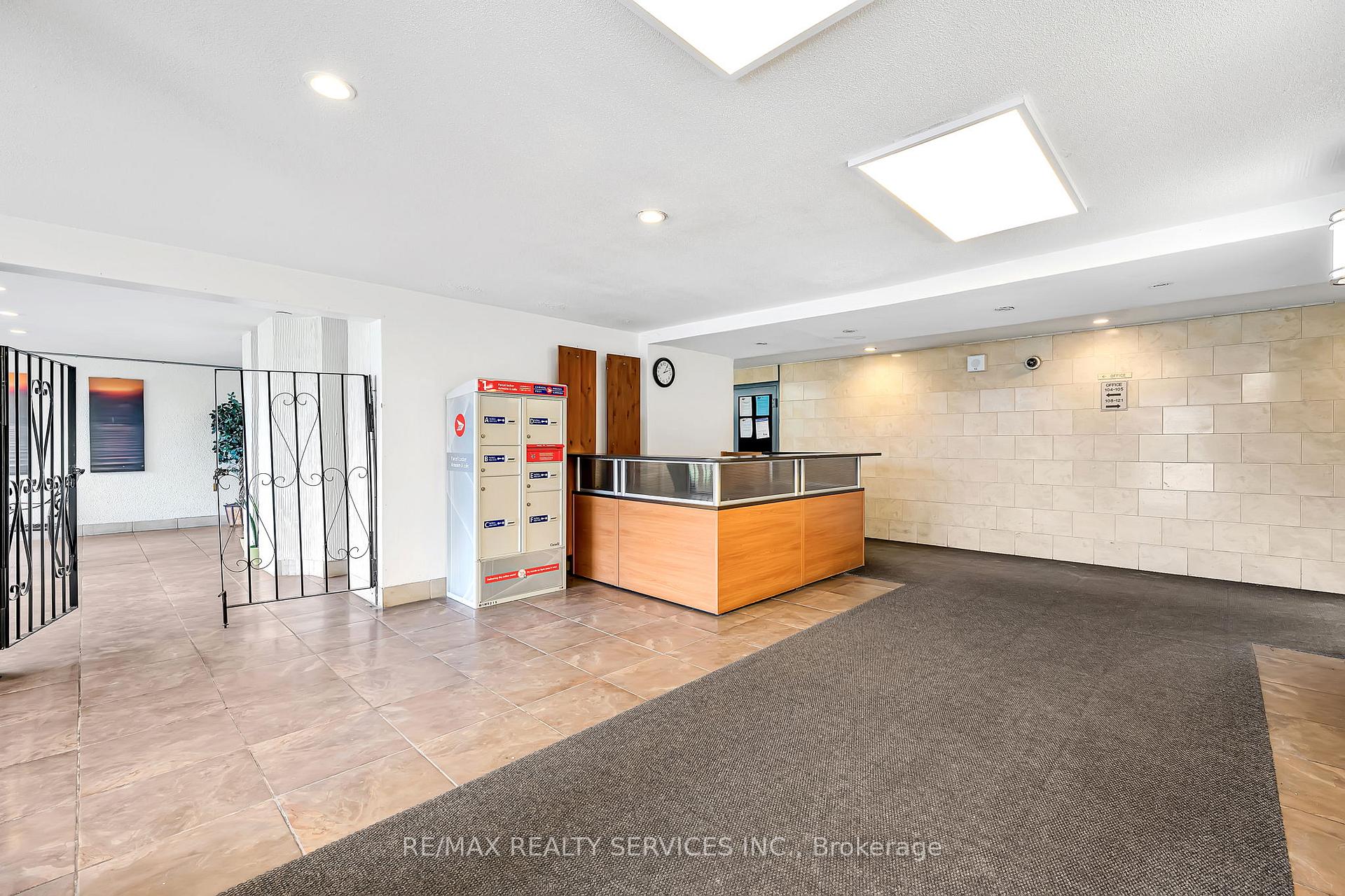 Photo 5 of Unit 1701, 180 Markham Road, Scarborough, Scarborough Village — HOMEH