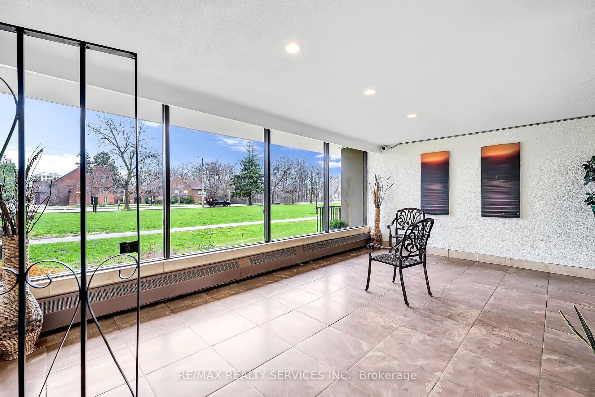 Photo 6 of Unit 1701, 180 Markham Road, Scarborough, Scarborough Village — HOMEH