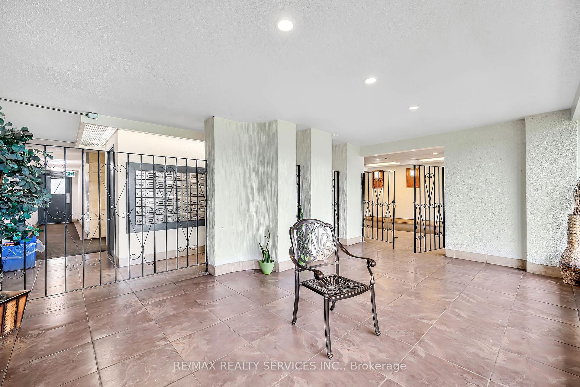 Photo 7 of Unit 1701, 180 Markham Road, Scarborough, Scarborough Village — HOMEH