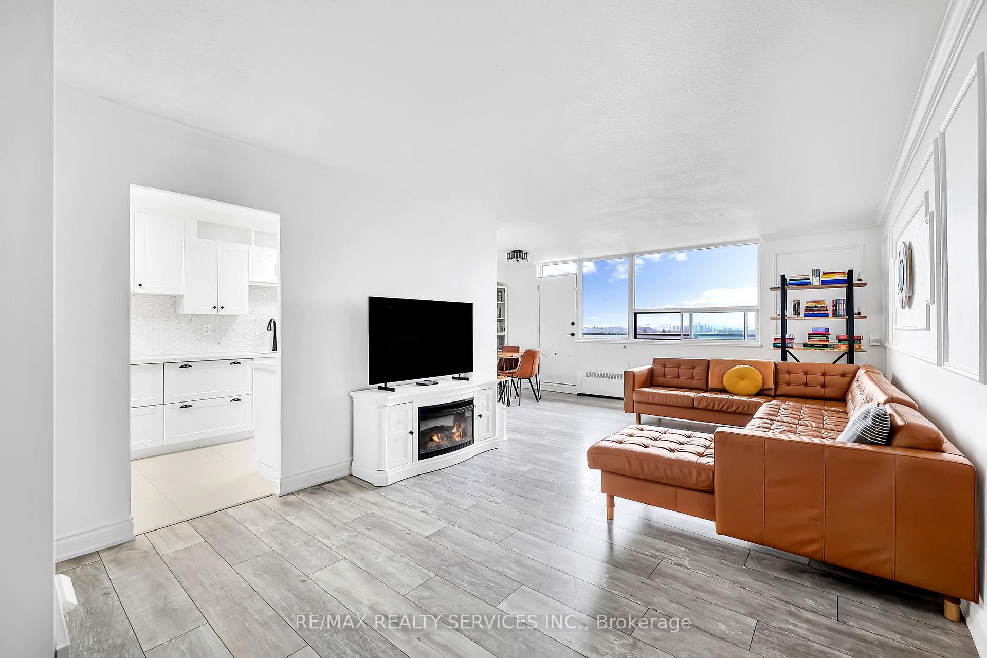 Photo 12 of Unit 1701, 180 Markham Road, Scarborough, Scarborough Village — HOMEH