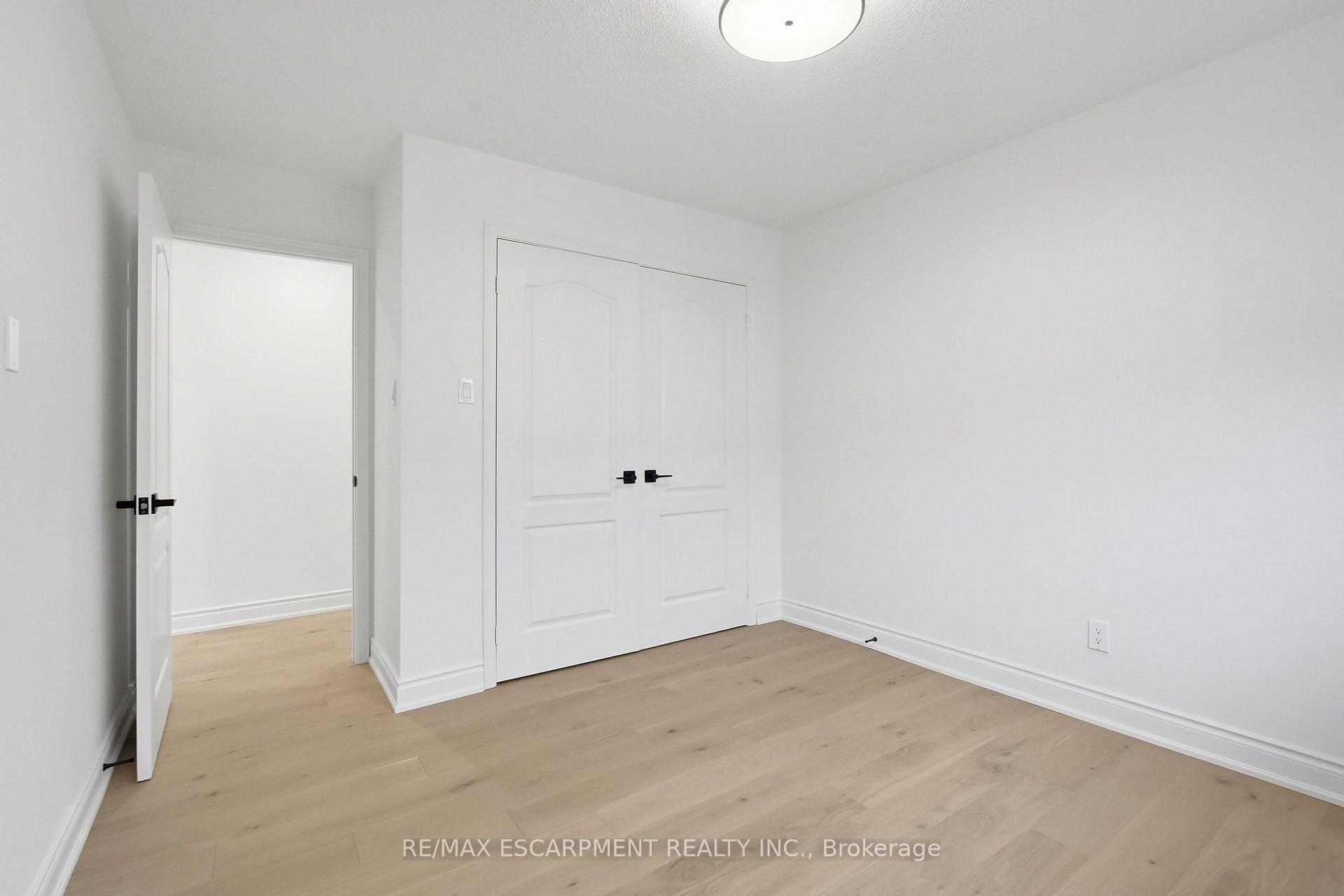 Photo 22 of 84 Riley Street, Hamilton, Waterdown — HOMEH