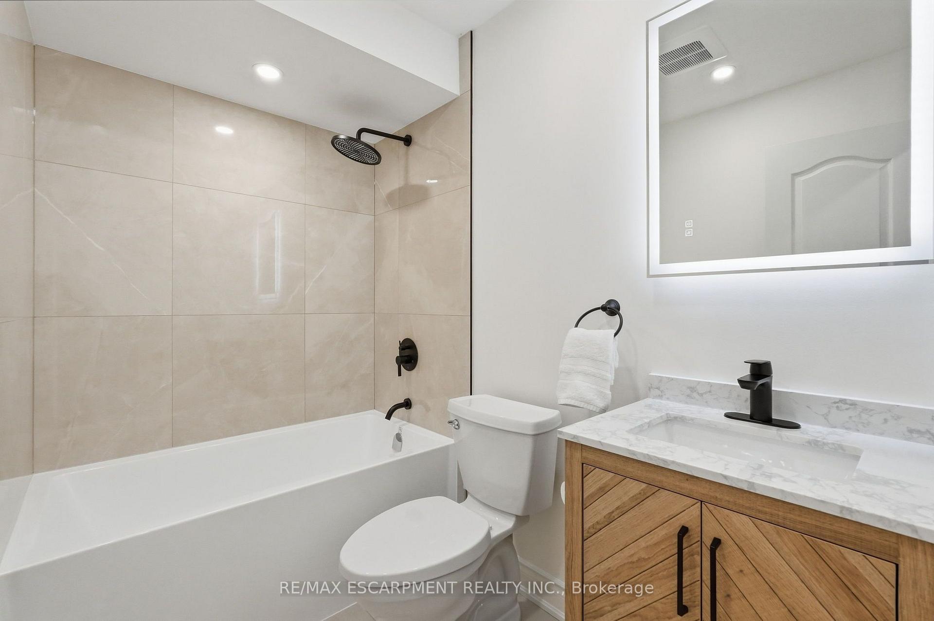 Photo 23 of 84 Riley Street, Hamilton, Waterdown — HOMEH