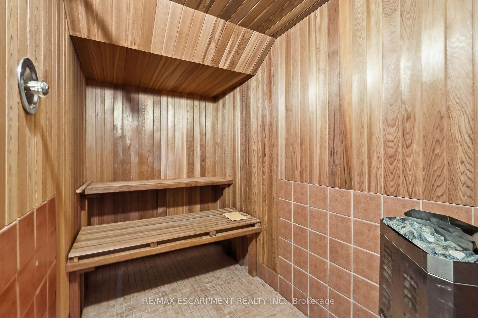 Photo 34 of 84 Riley Street, Hamilton, Waterdown — HOMEH