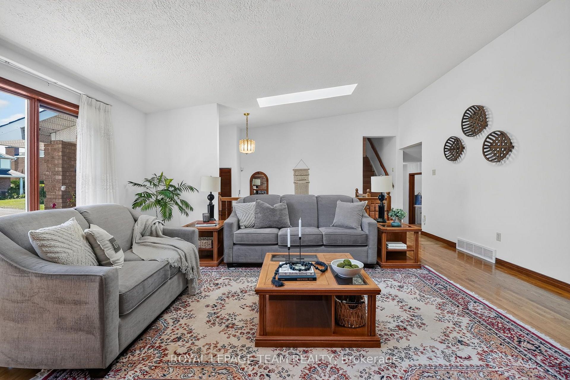Photo 12 of 1343 Baden Avenue, Ottawa, Emerald Woods/Sawmill Creek — HOMEH