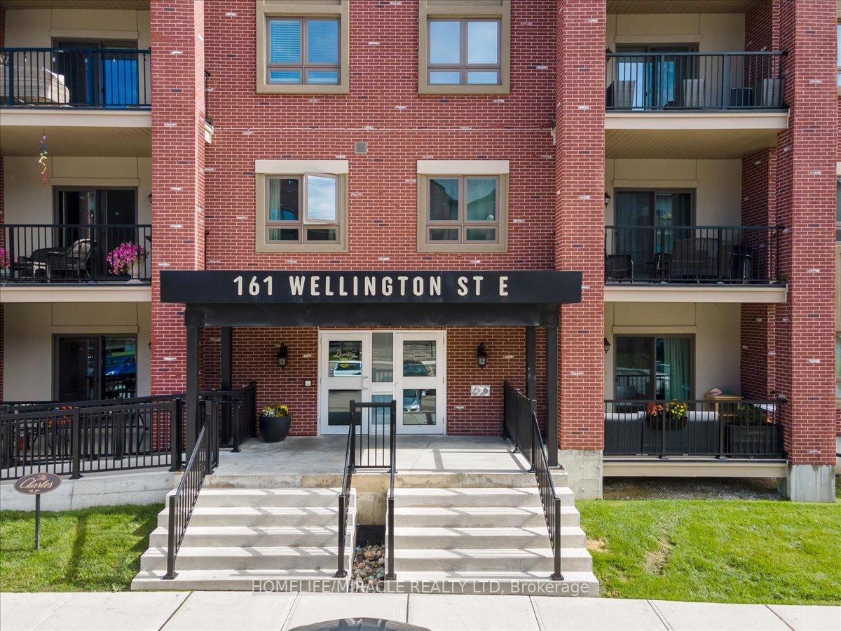 Photo of Unit 304, 161 Wellington Street E