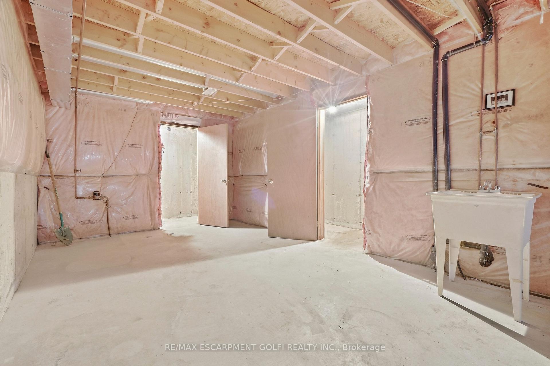 Photo 27 of 27 Pisa Drive, Hamilton, Lakeshore — HOMEH