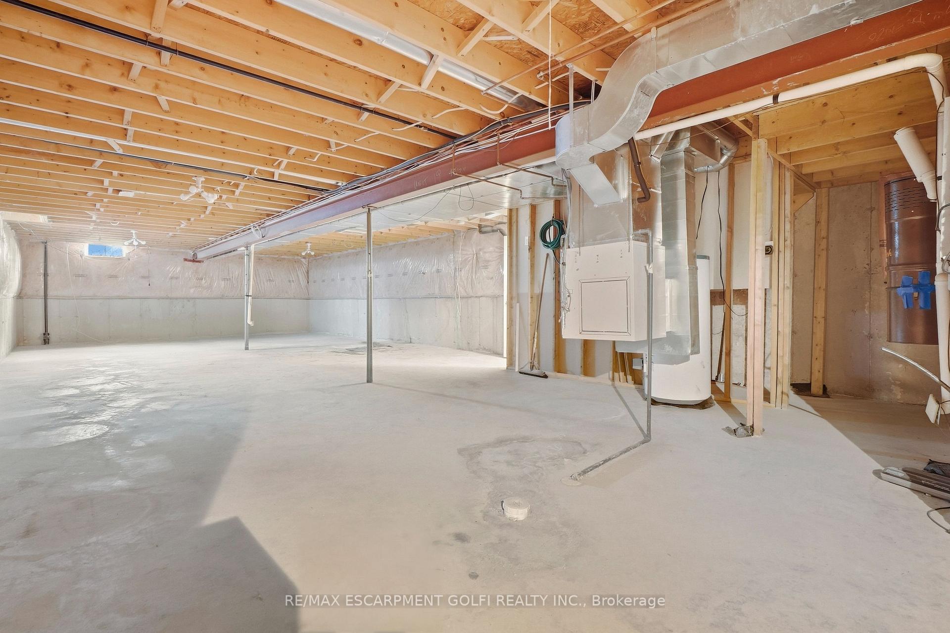 Photo 28 of 27 Pisa Drive, Hamilton, Lakeshore — HOMEH