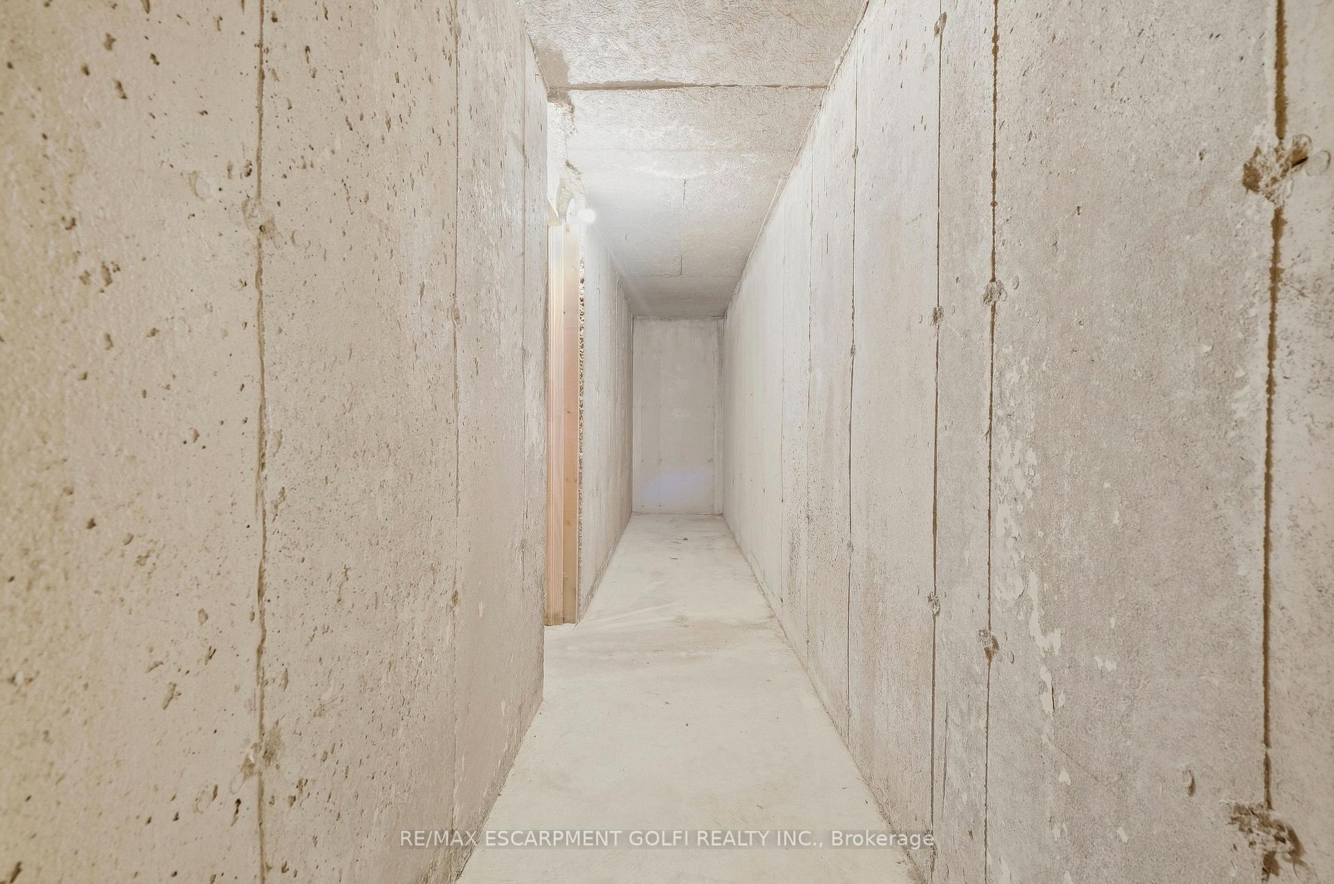 Photo 29 of 27 Pisa Drive, Hamilton, Lakeshore — HOMEH