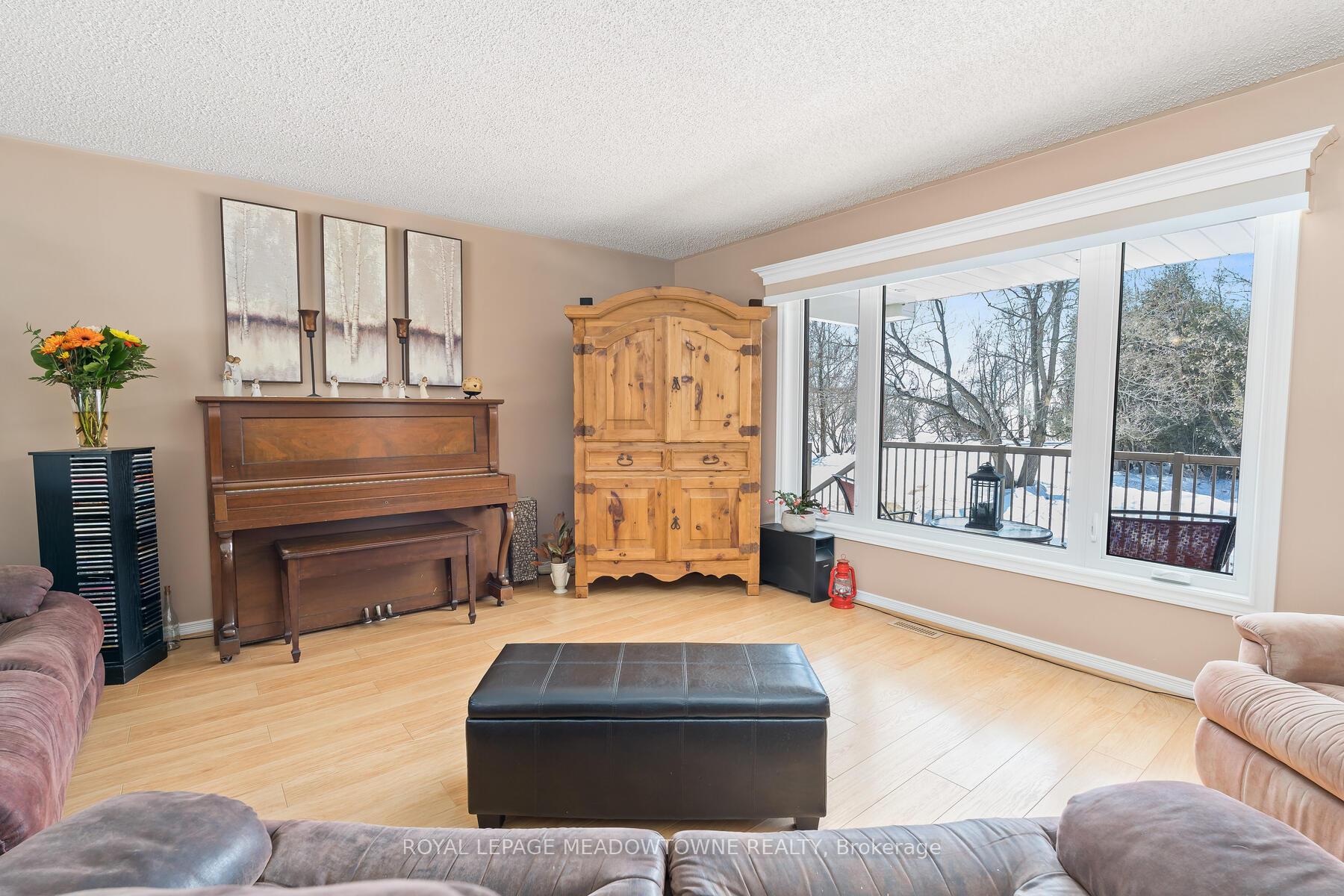 Photo 13 of 8847 Sideroad 27 Road, Erin, Rural Erin — HOMEH
