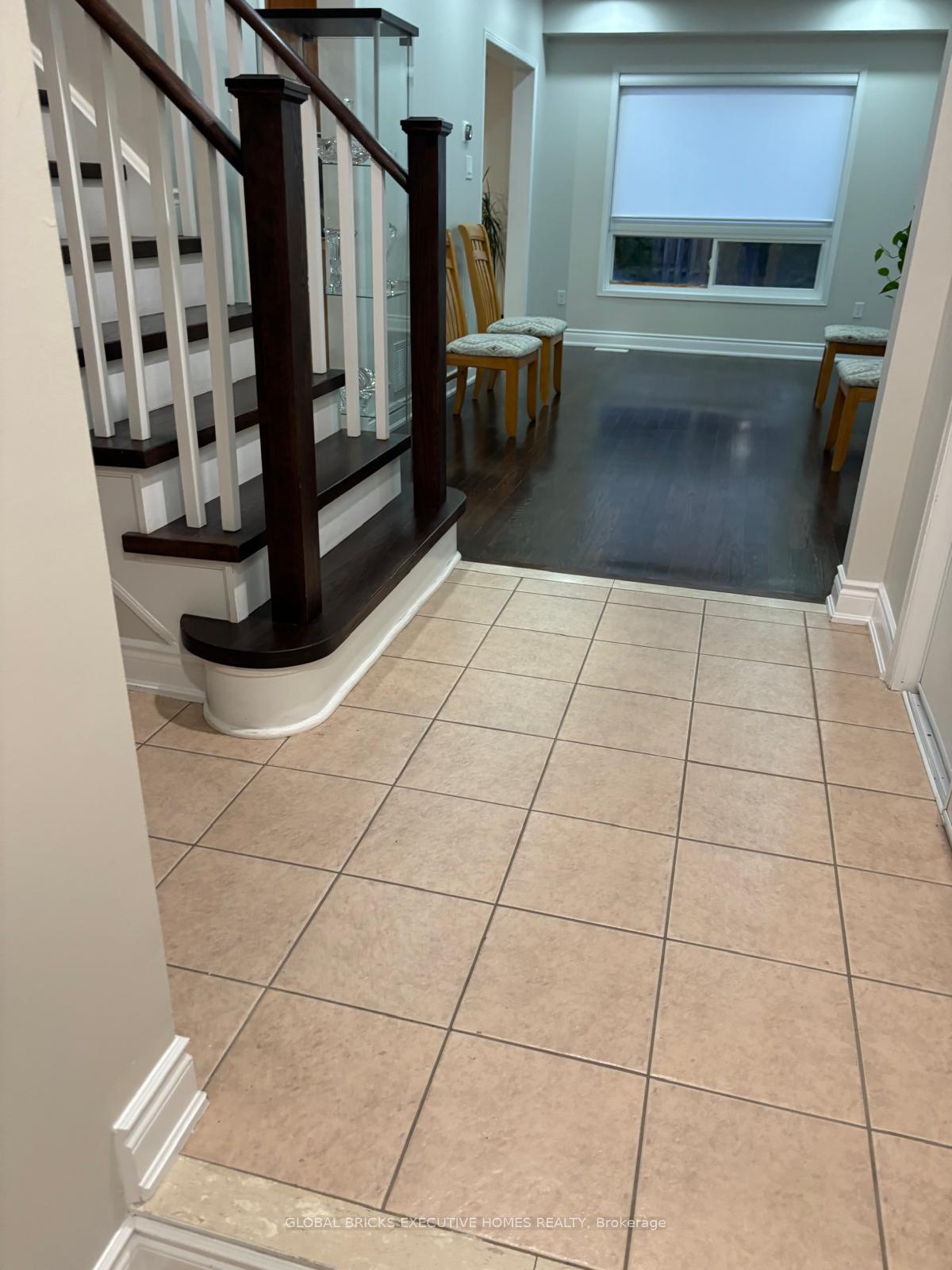Photo 13 of 6064 Coxswain Crescent, Mississauga, East Credit — HOMEH