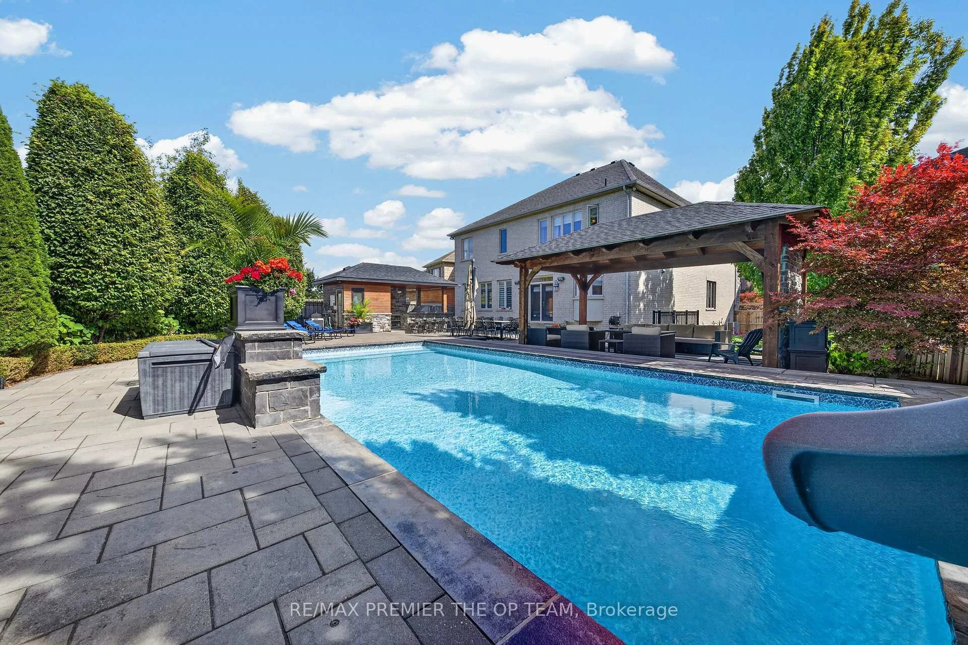 Photo 33 of 38 Gentle Fox Drive, Caledon, Rural Caledon — HOMEH