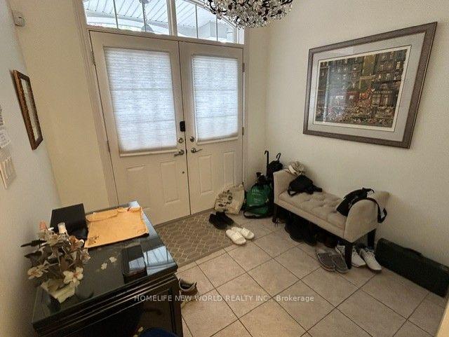 Photo 2 of 41 Millhouse Court, Vaughan, Patterson — HOMEH
