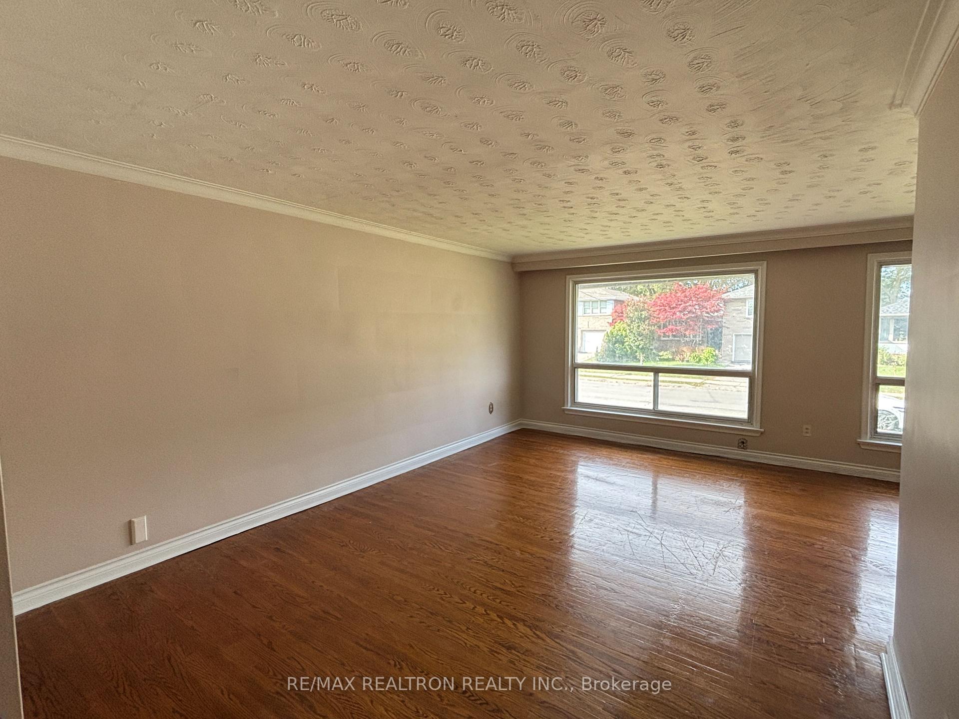 Photo 21 of 97 Overbrook Place, North York, Bathurst Manor — HOMEH