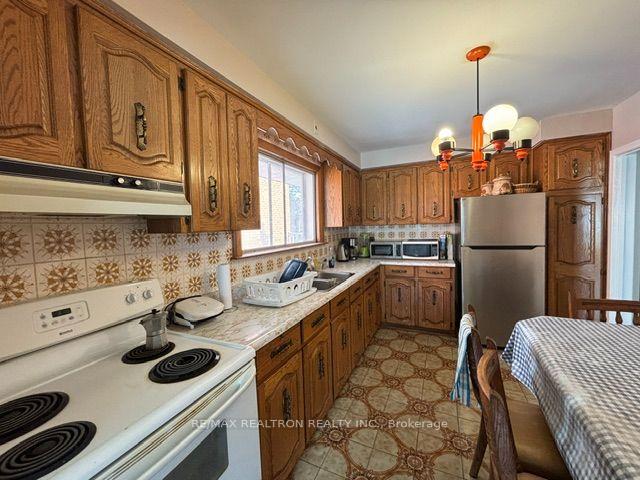 Photo 29 of 97 Overbrook Place, North York, Bathurst Manor — HOMEH