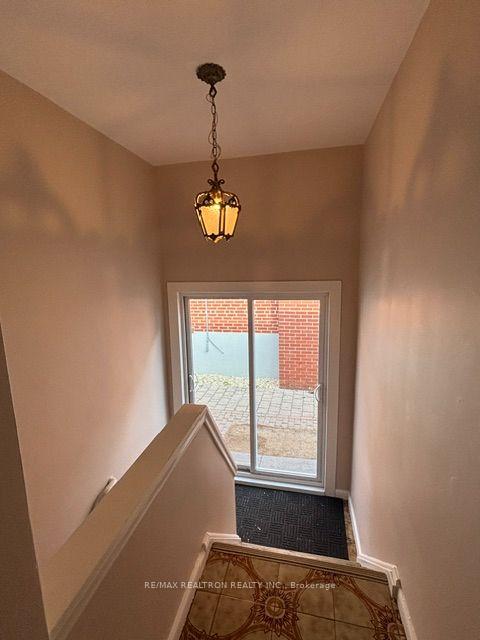 Photo 39 of 97 Overbrook Place, North York, Bathurst Manor — HOMEH