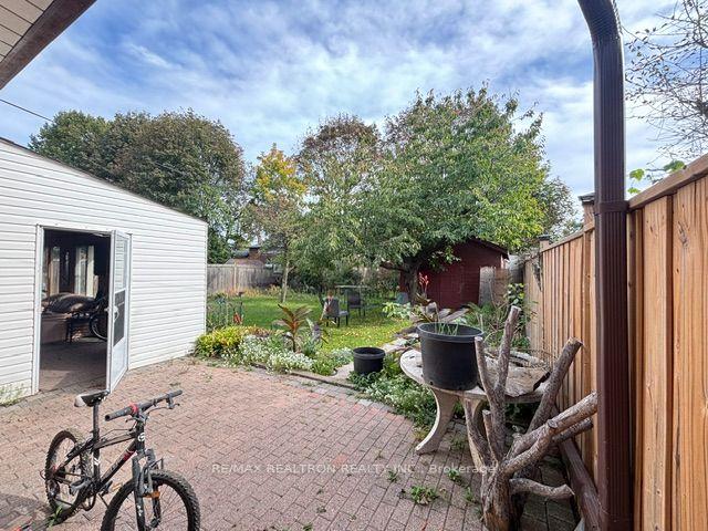 Photo 46 of 97 Overbrook Place, North York, Bathurst Manor — HOMEH