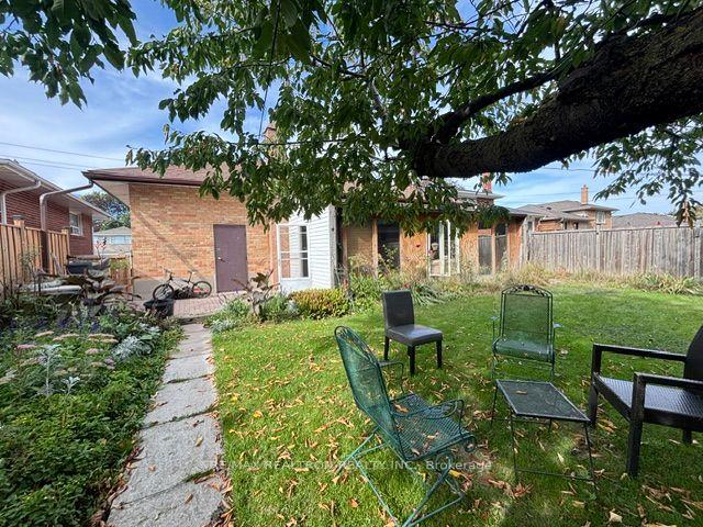 Photo 51 of 97 Overbrook Place, North York, Bathurst Manor — HOMEH