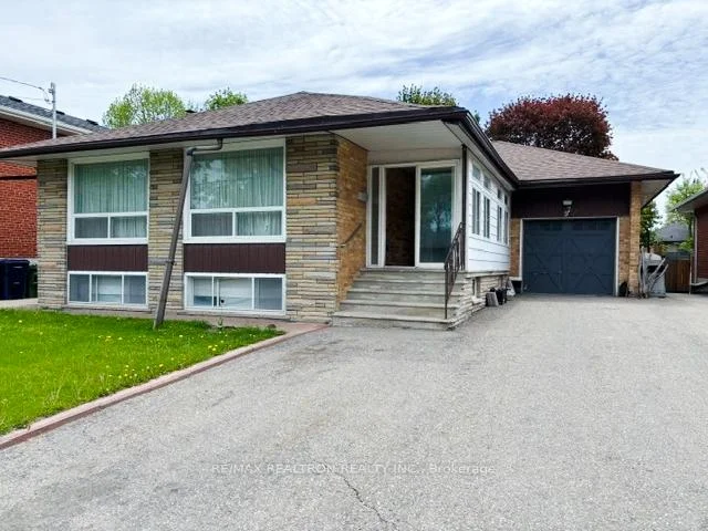 Photo 2 of 97 Overbrook Place, North York, Bathurst Manor — HOMEH