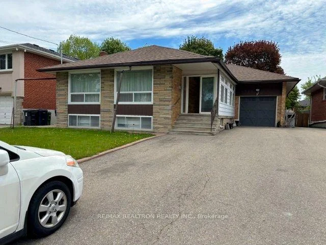 Photo 5 of 97 Overbrook Place, North York, Bathurst Manor — HOMEH