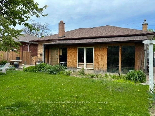 Photo 18 of 97 Overbrook Place, North York, Bathurst Manor — HOMEH
