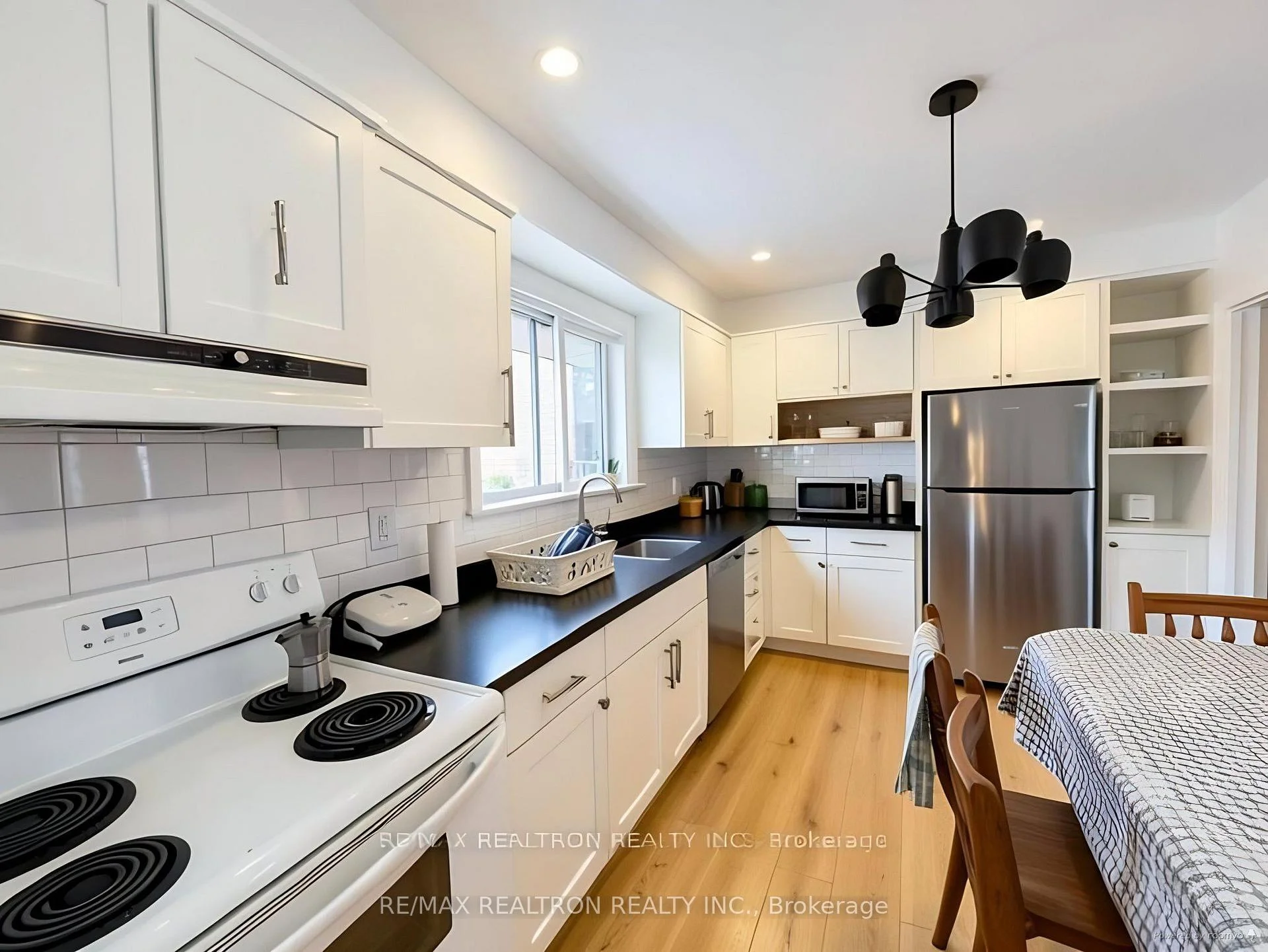 Photo 28 of 97 Overbrook Place, North York, Bathurst Manor — HOMEH