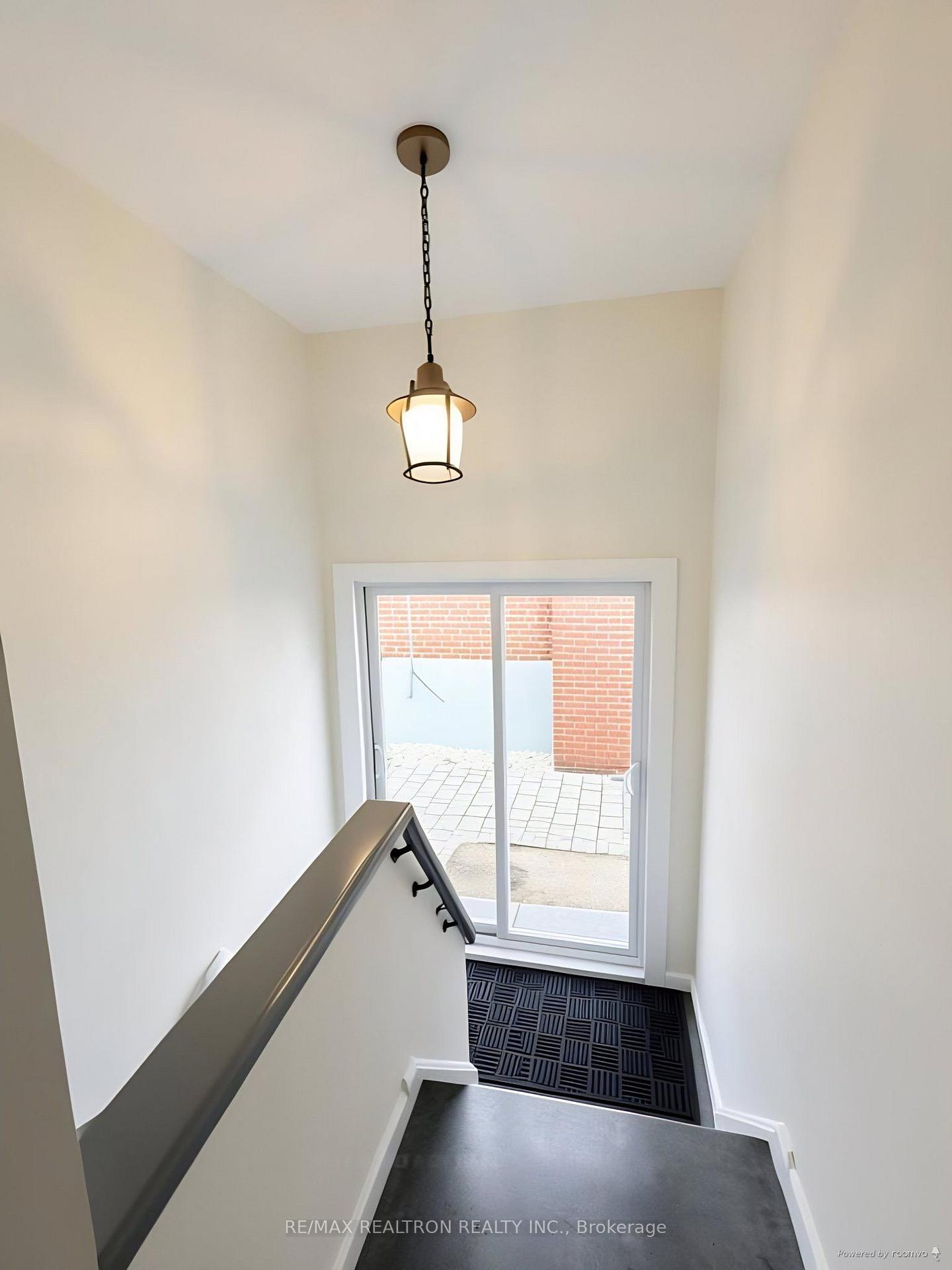 Photo 38 of 97 Overbrook Place, North York, Bathurst Manor — HOMEH