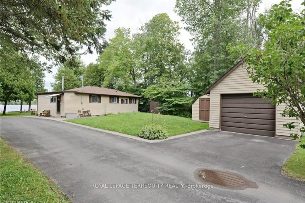 Photo 4 of 117 Clifford Drive, Kawartha Lakes, Verulam — HOMEH