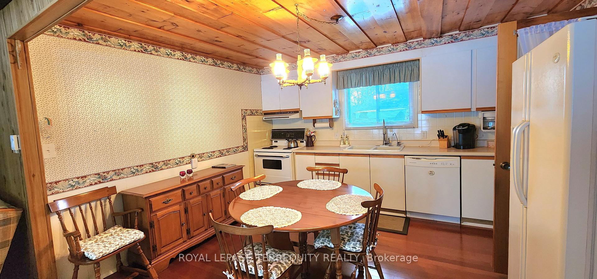 Photo 12 of 117 Clifford Drive, Kawartha Lakes, Verulam — HOMEH