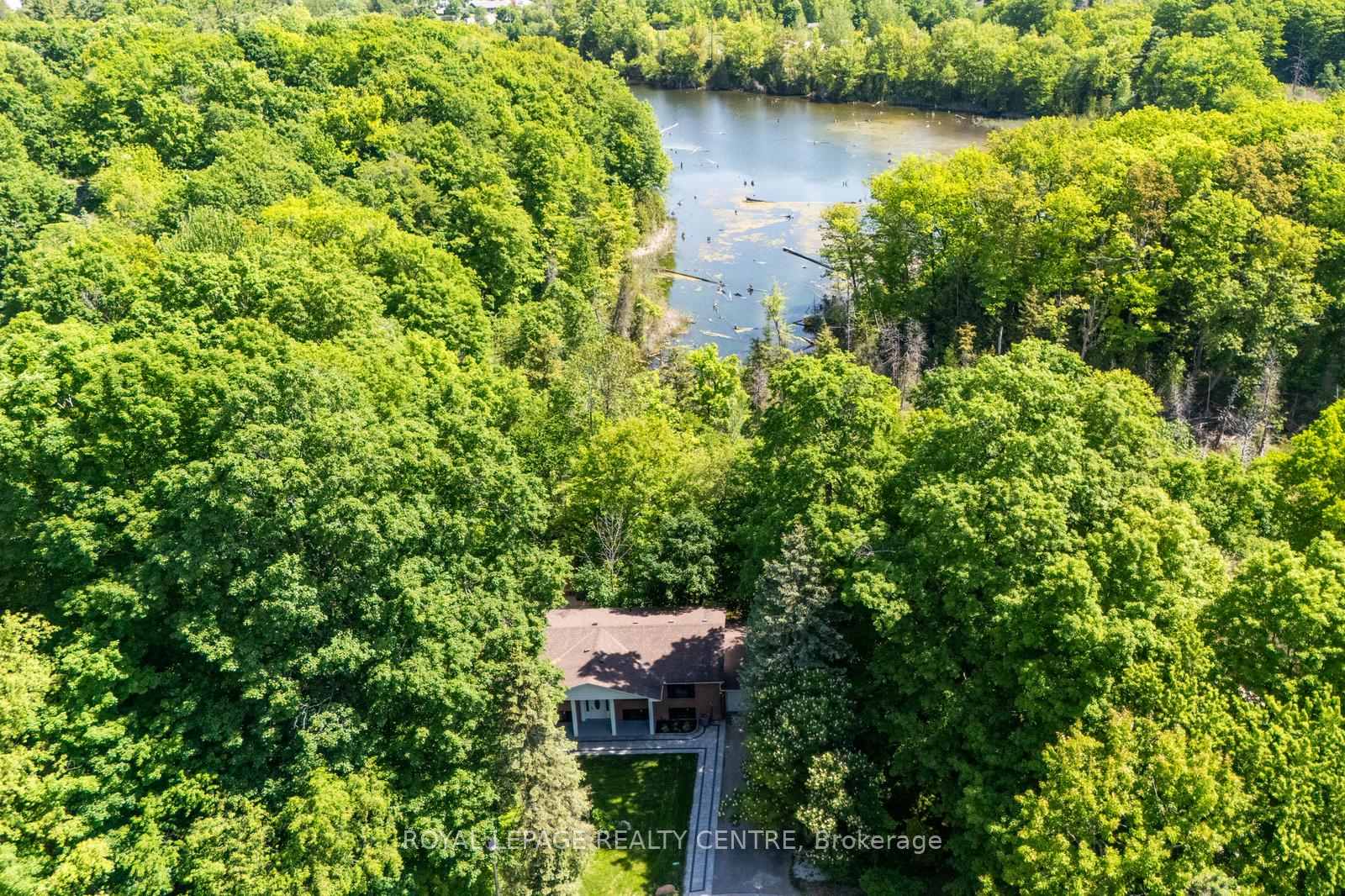 Photo 2 of 69 Glenda Jane Drive, Milton, Campbellville — HOMEH