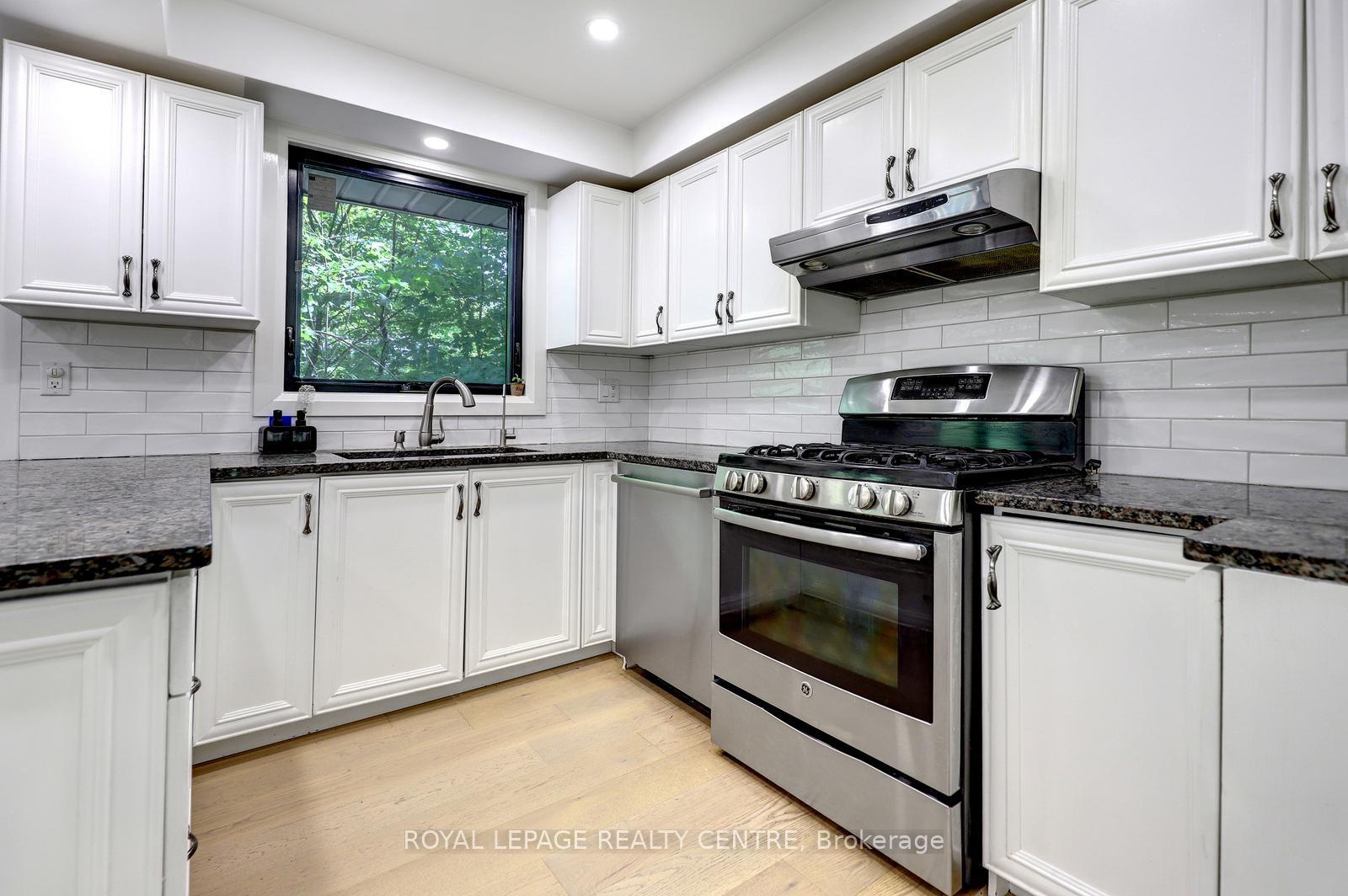 Photo 11 of 69 Glenda Jane Drive, Milton, Campbellville — HOMEH