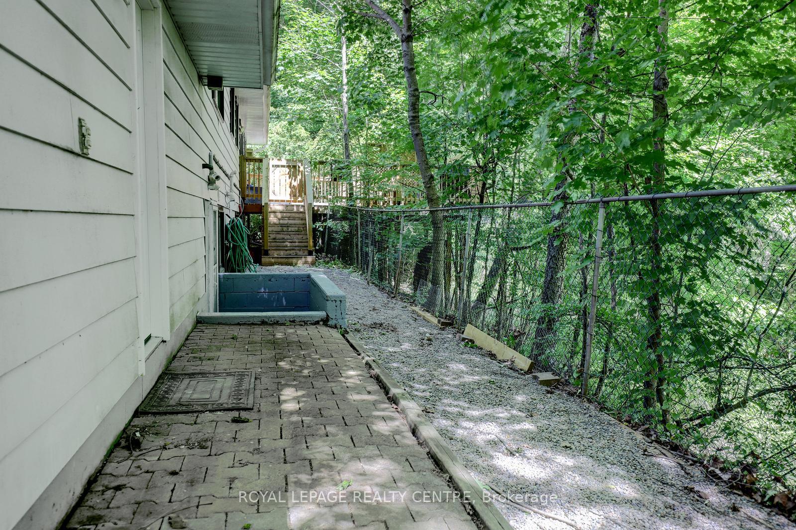 Photo 35 of 69 Glenda Jane Drive, Milton, Campbellville — HOMEH