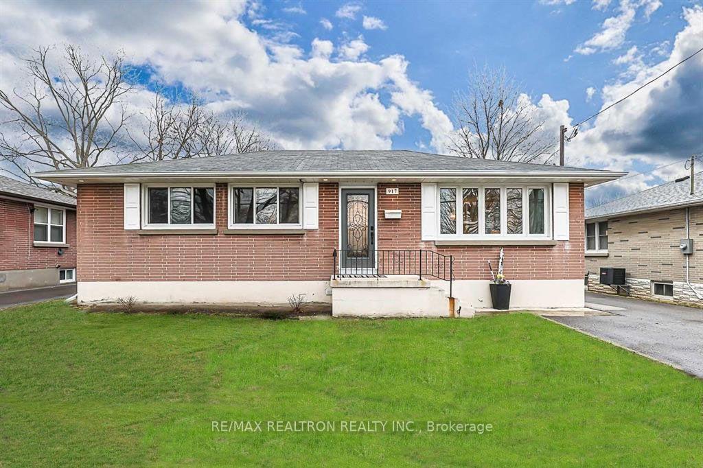 Photo 1 of 917 Henry Street, Whitby, Downtown Whitby — HOMEH