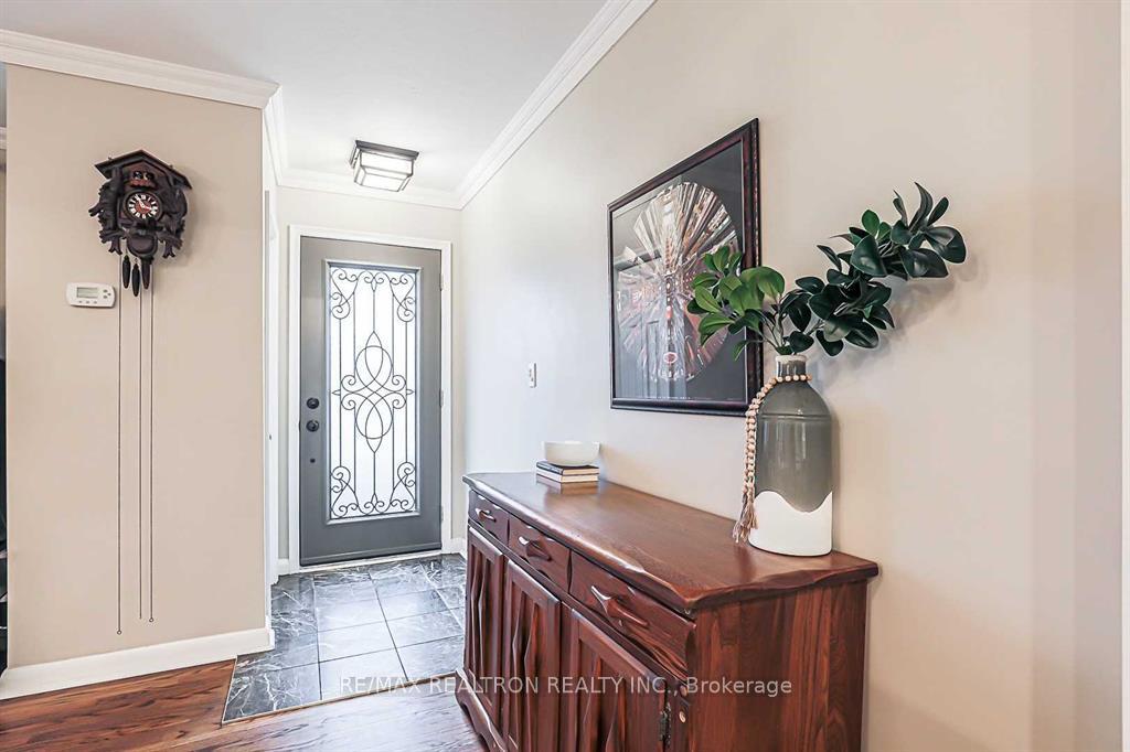 Photo 3 of 917 Henry Street, Whitby, Downtown Whitby — HOMEH