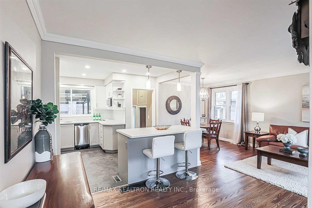 Photo 4 of 917 Henry Street, Whitby, Downtown Whitby — HOMEH
