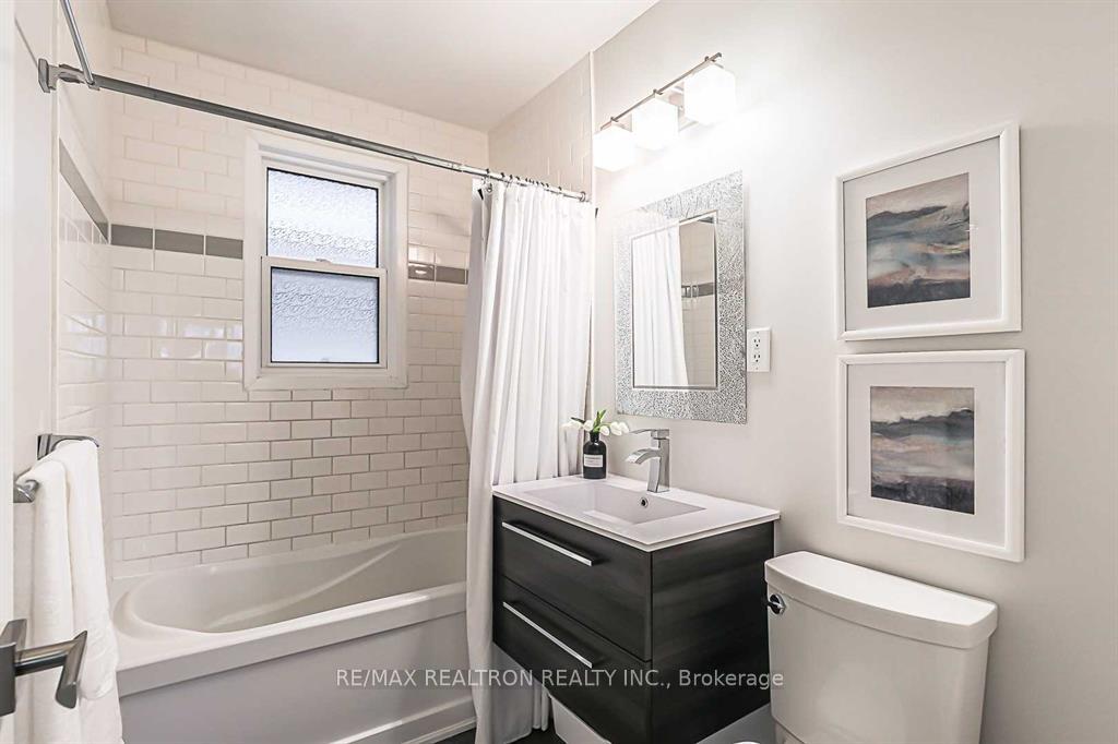 Photo 19 of 917 Henry Street, Whitby, Downtown Whitby — HOMEH