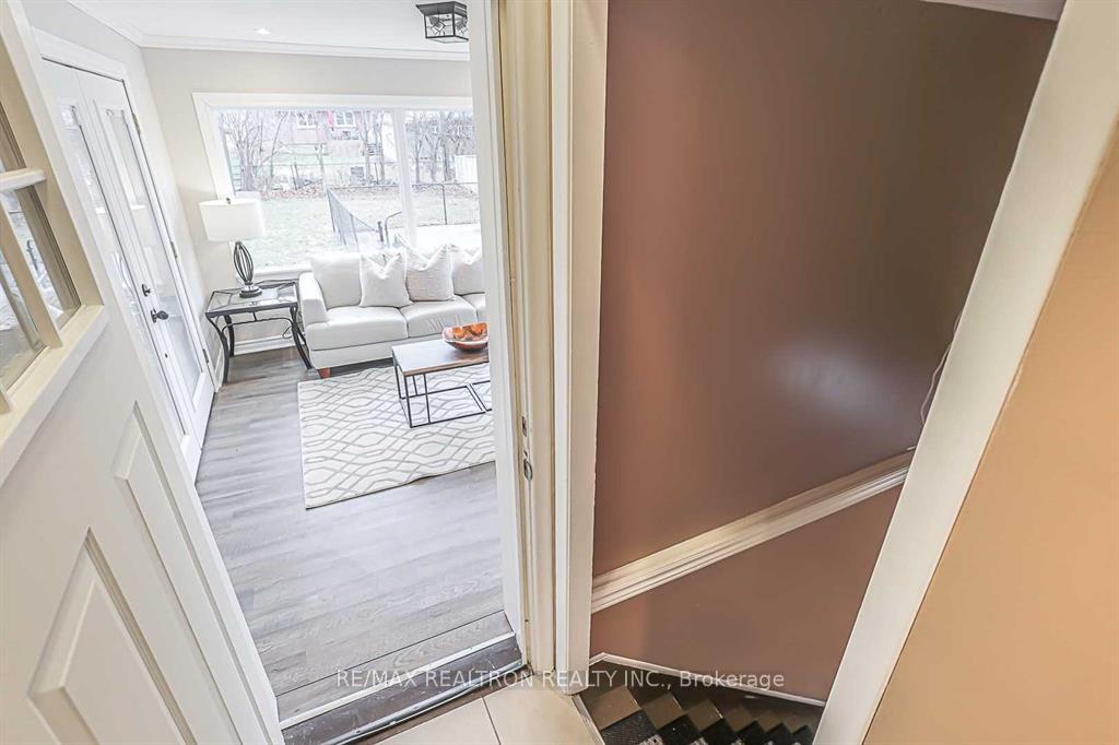 Photo 20 of 917 Henry Street, Whitby, Downtown Whitby — HOMEH