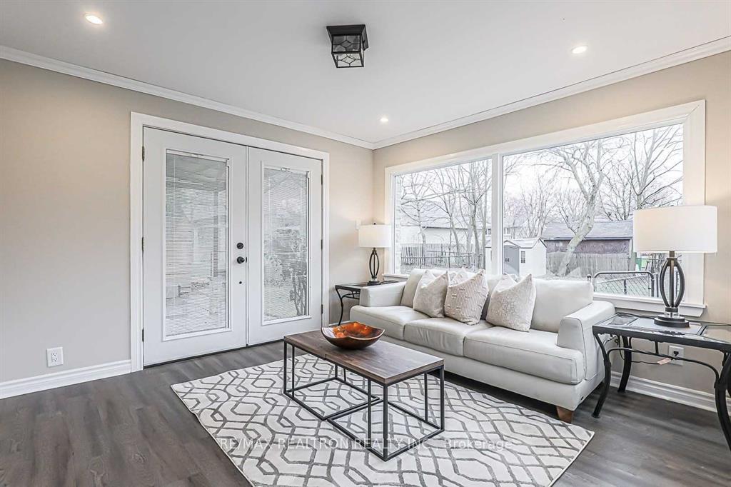 Photo 22 of 917 Henry Street, Whitby, Downtown Whitby — HOMEH