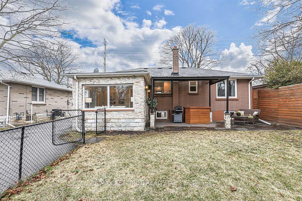 Photo 27 of 917 Henry Street, Whitby, Downtown Whitby — HOMEH