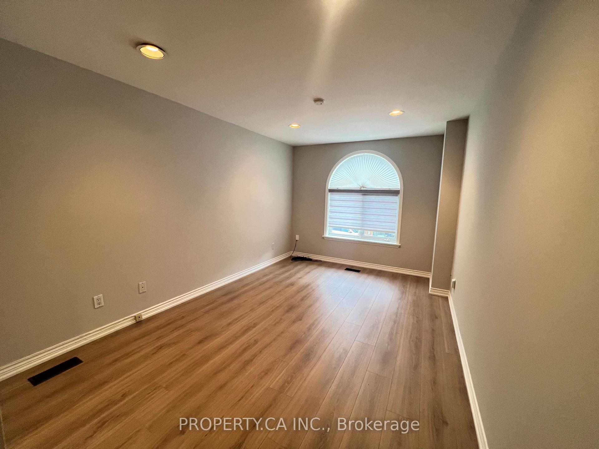 Photo 4 of 3221A Yonge Street, Toronto, Lawrence Park North — HOMEH