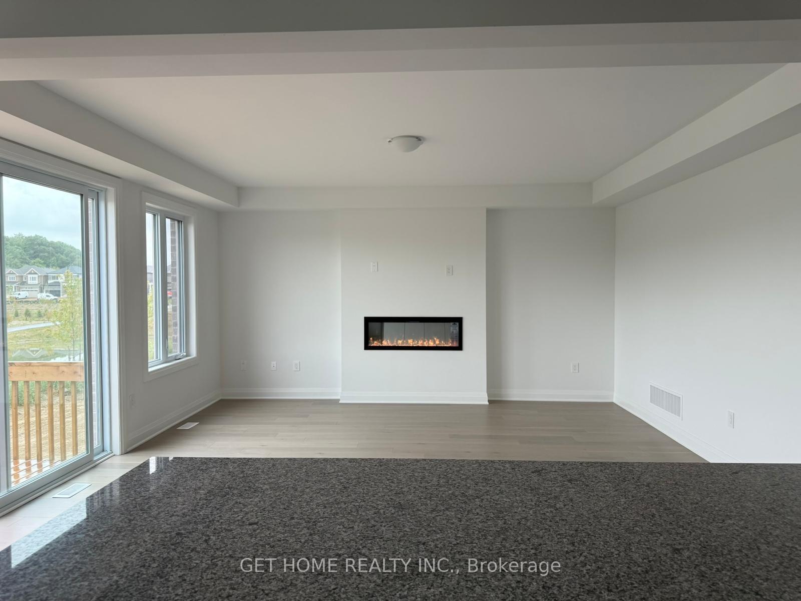 Photo 4 of 314 Millstone Street, Kitchener, Huron Park — HOMEH